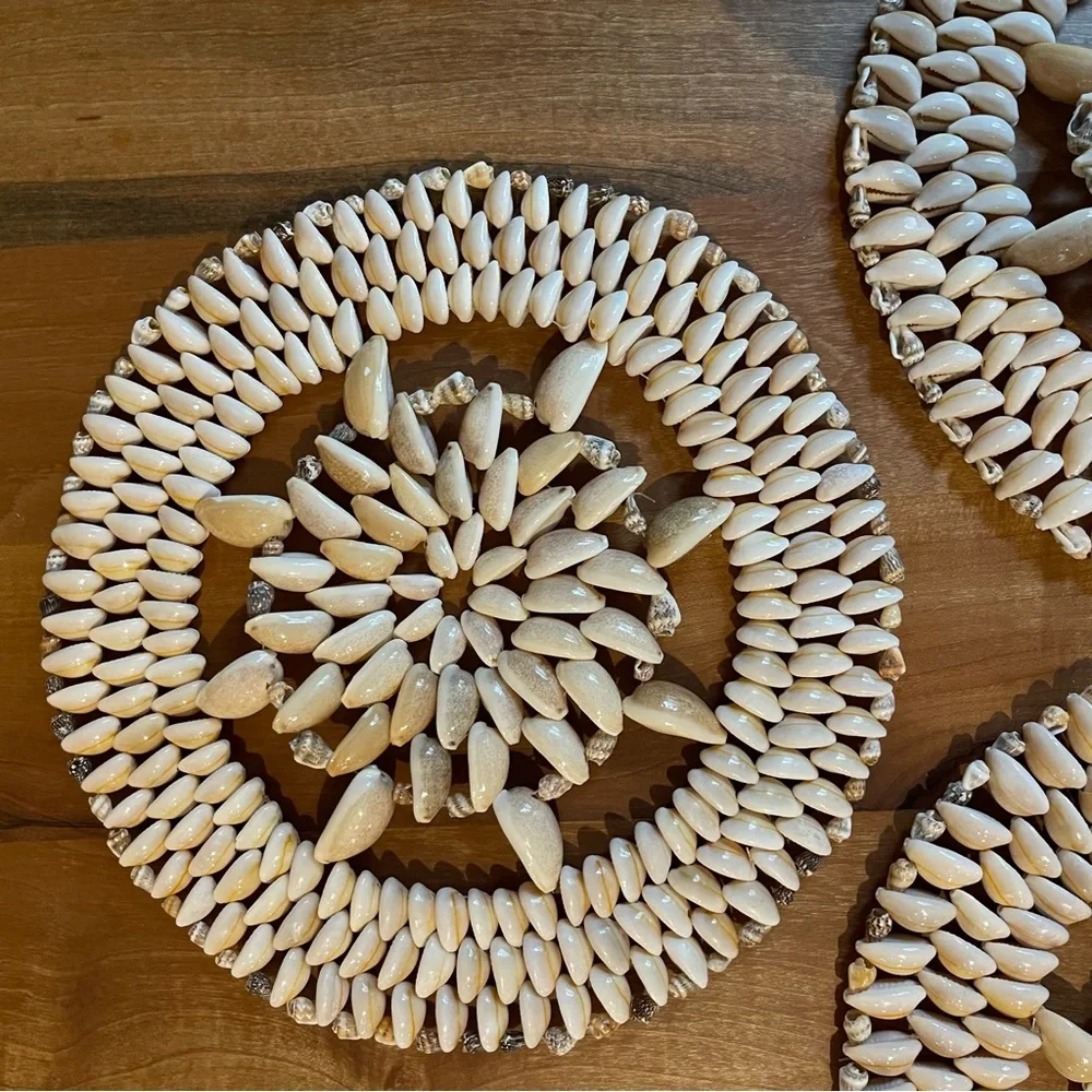Three Vintage 9" Round Cowrie Shell Trivets Beach House Ocean Nautical - Picture 3 of 7